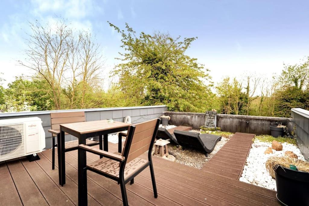 Gite Et Chambre D'Hote Gussignies Exterior foto